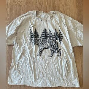 Def Leppard Beige Graphic T-Shirt distressed